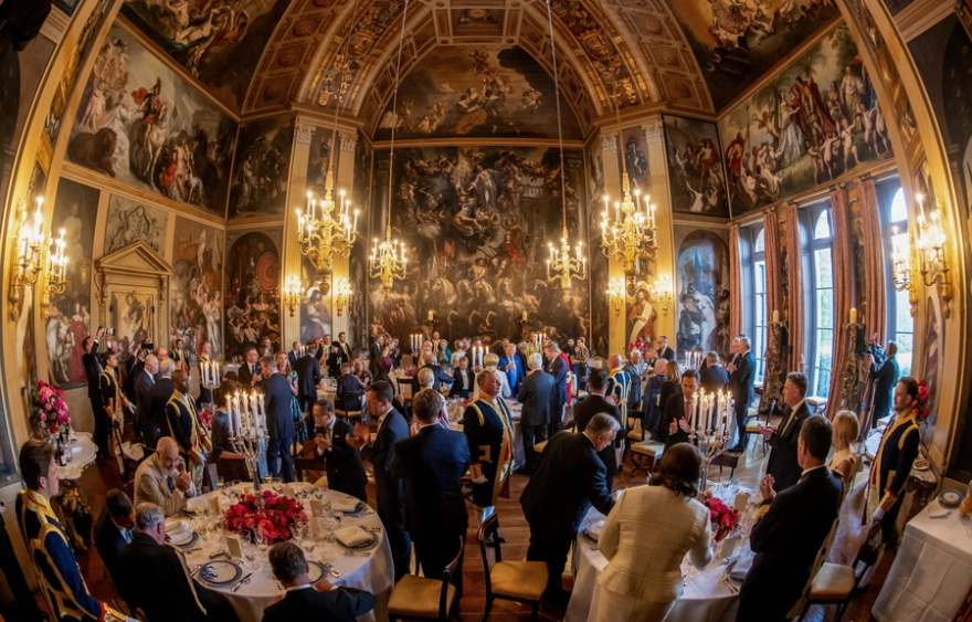 Τι περιλαμβάνει το μενού στο δείπνο των ηγετών του ΝΑΤΟ στο εντυπωσιακό παλάτι Huis Ten Bosch της Χάγης - Δείτε φωτογραφίες