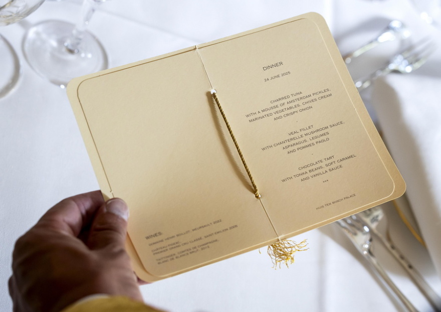 Τι περιλαμβάνει το μενού στο δείπνο των ηγετών του ΝΑΤΟ στο εντυπωσιακό παλάτι Huis Ten Bosch της Χάγης - Δείτε φωτογραφίες