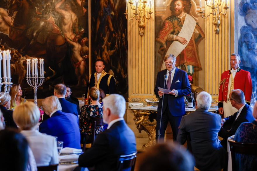 Τι περιλαμβάνει το μενού στο δείπνο των ηγετών του ΝΑΤΟ στο εντυπωσιακό παλάτι Huis Ten Bosch της Χάγης - Δείτε φωτογραφίες