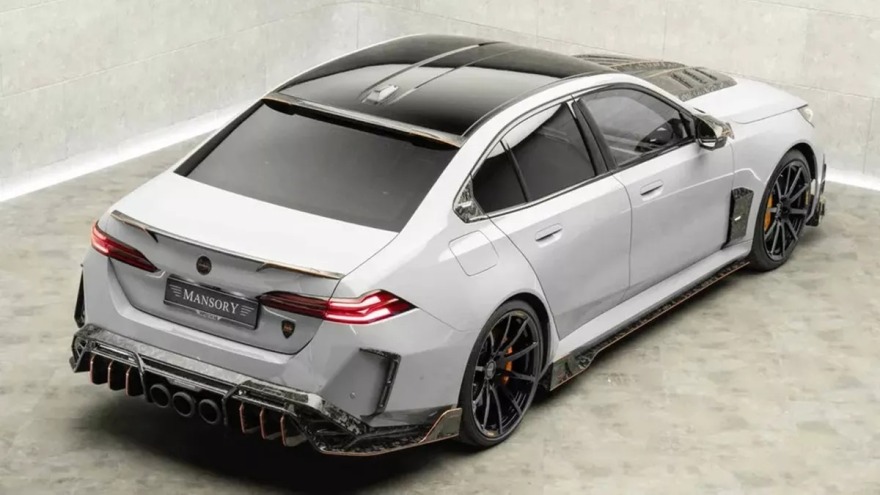 Η Mansory αγριεύει την BMW M5