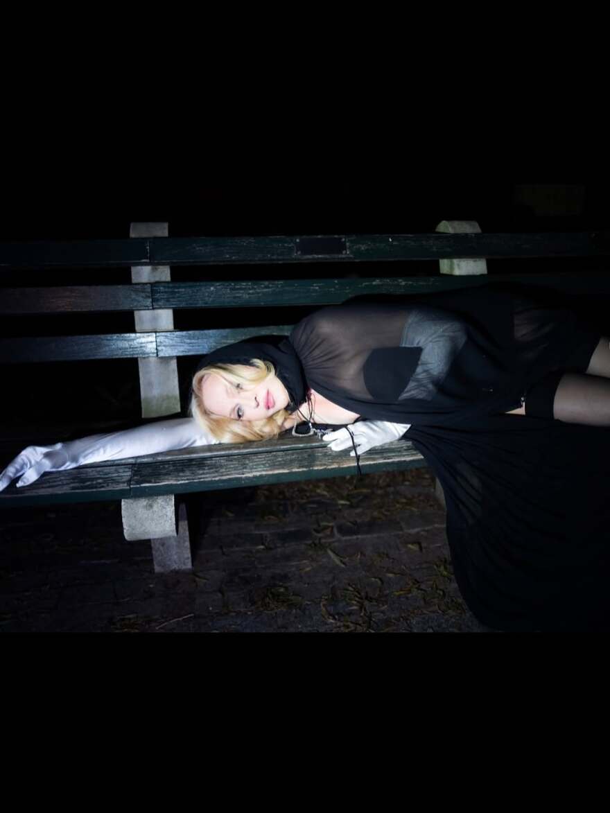 Η Μαντόνα ποζάρει με ζαρτιέρες στο Instagram
