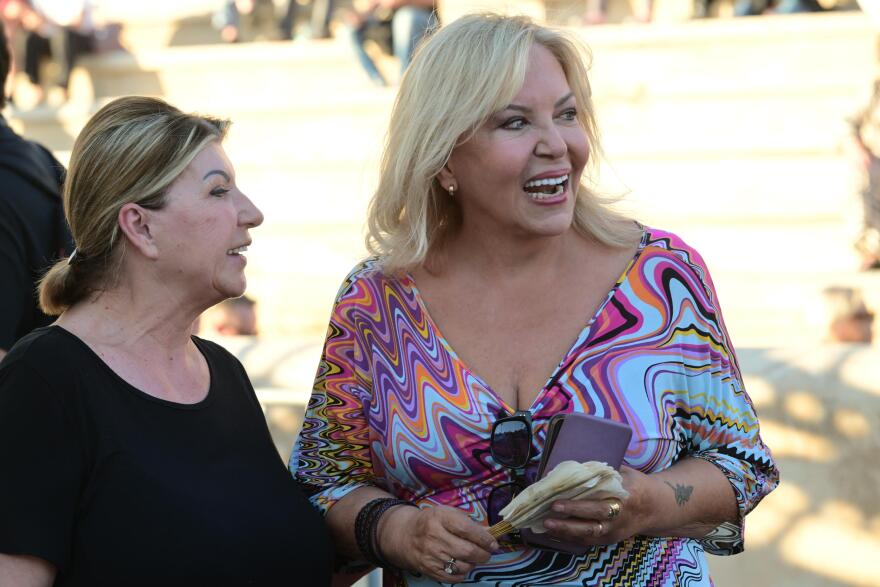 Χιλιάδες στο Καλλιμάρμαρο στη συναυλία για τα 100 χρόνια από τη γέννηση του Μίκη Θεοδωράκη - Δείτε βίντεο και φωτογραφίες