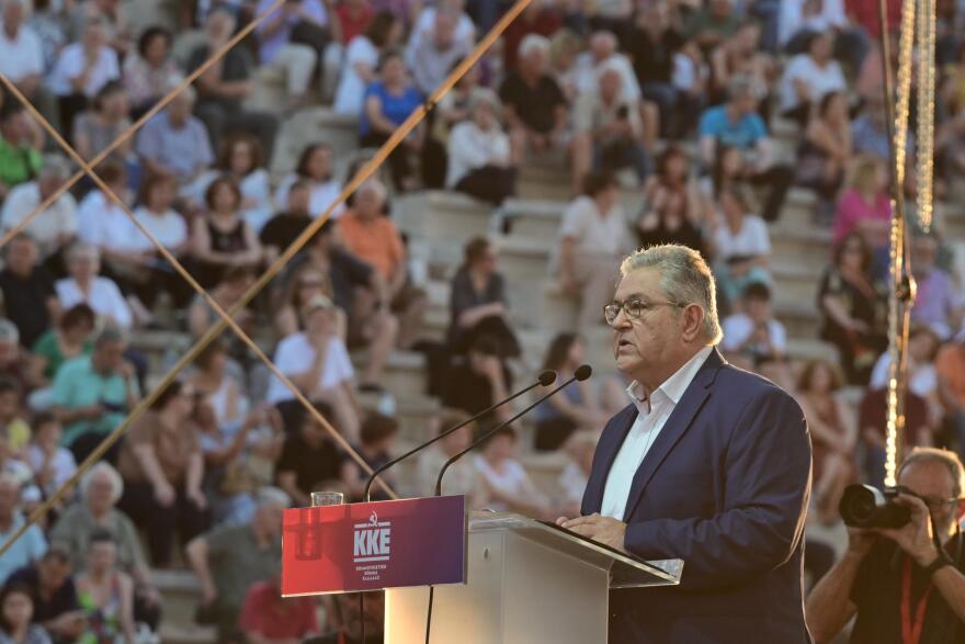 Χιλιάδες στο Καλλιμάρμαρο στη συναυλία για τα 100 χρόνια από τη γέννηση του Μίκη Θεοδωράκη - Δείτε βίντεο και φωτογραφίες