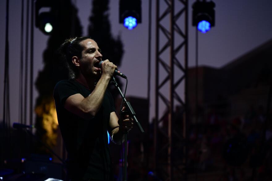 Χιλιάδες στο Καλλιμάρμαρο στη συναυλία για τα 100 χρόνια από τη γέννηση του Μίκη Θεοδωράκη - Δείτε βίντεο και φωτογραφίες