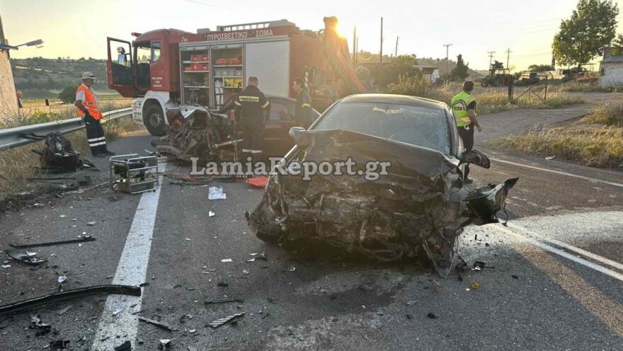 Σφοδρό τροχαίο στη Θήβα: Σκοτώθηκε ζευγάρι σε μετωπική σύγκρουση, δείτε εικόνες