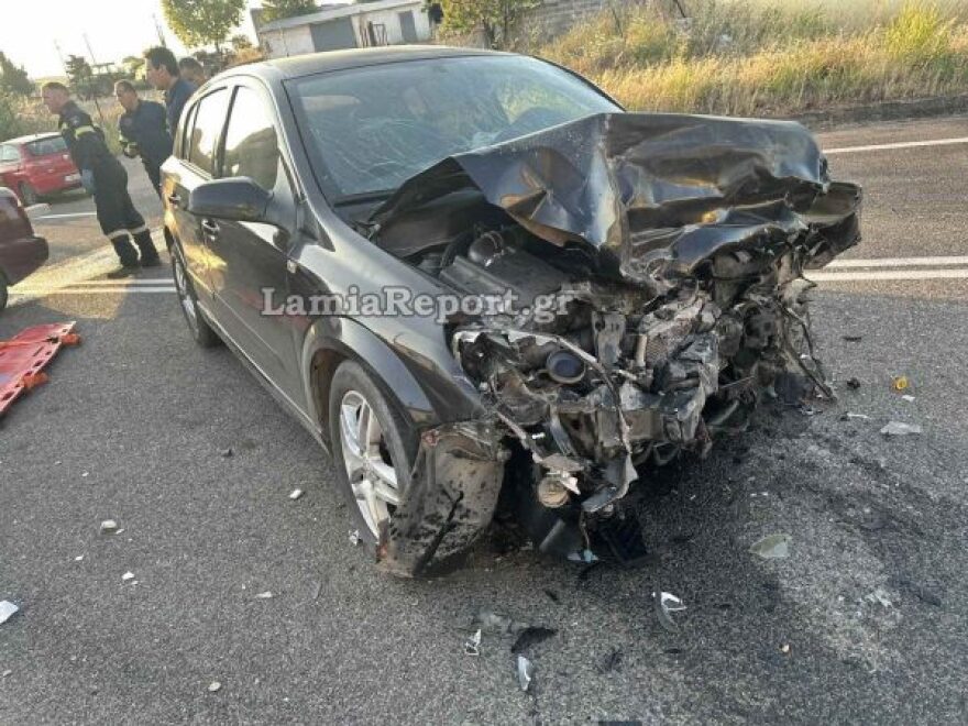 Σφοδρό τροχαίο στη Θήβα: Σκοτώθηκε ζευγάρι σε μετωπική σύγκρουση, δείτε εικόνες