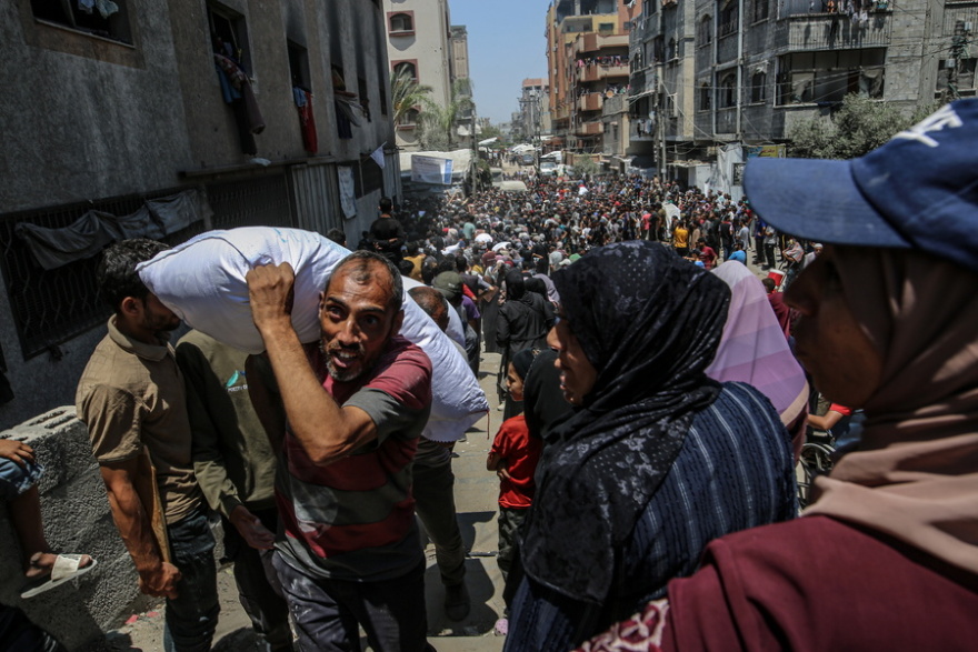 Παλαιστίνιοι διαβεβαιώνουν ότι η ανθρωπιστική βοήθεια που μπήκε στη Γάζα δεν ελέγχεται από τη Χαμάς
