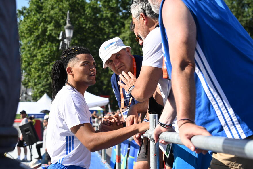 Εμμανουήλ Καραλής: Αποσύρθηκε λόγω ενοχλήσεων στο πόδι από το  Ευρωπαϊκό Πρωτάθλημα Ομάδων της Μαδρίτης - Βίντεο 