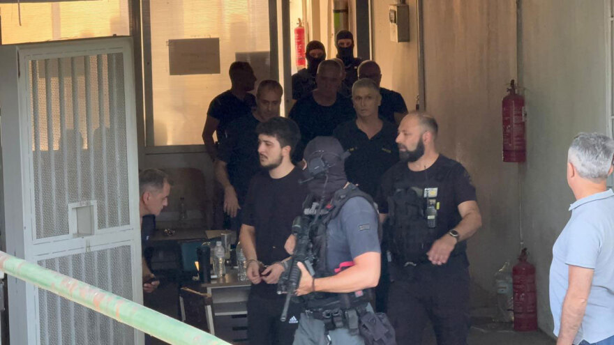 Στη φυλακή οι δύο Τούρκοι για τους πυροβολισμούς κατά στελεχών της ΕΥΠ - Τι είπαν στις απολογίες τους