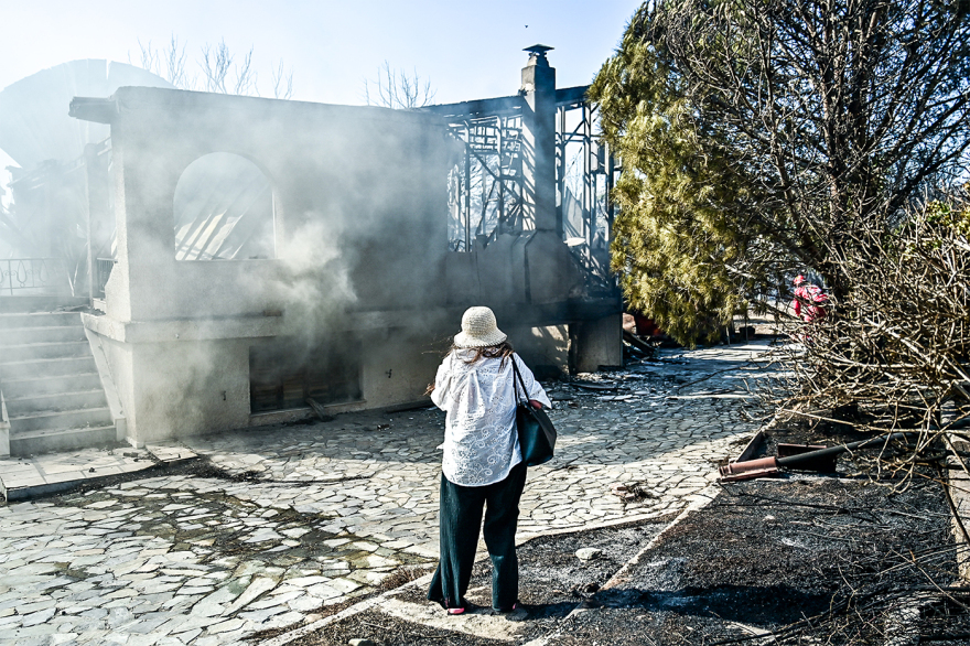 Κάηκαν σπίτια στην Παλαιά Φώκαια - Η επόμενη μέρα μετά τη μεγάλη πυρκαγιά, δείτε βίντεο και φωτογραφίες
