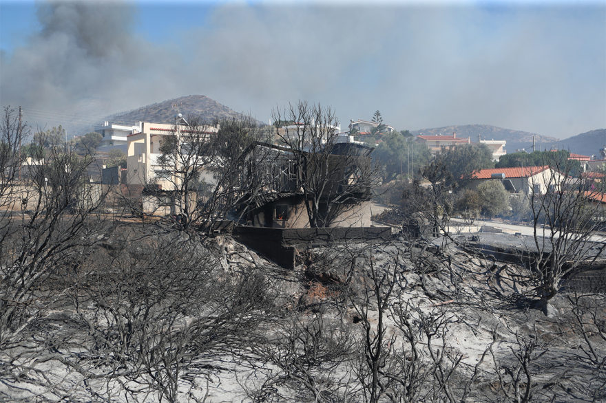 Κάηκαν σπίτια στην Παλαιά Φώκαια - Η επόμενη μέρα μετά τη μεγάλη πυρκαγιά, δείτε βίντεο και φωτογραφίες
