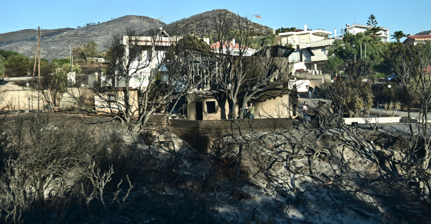 Κάηκαν σπίτια στην Παλαιά Φώκαια - Η επόμενη μέρα μετά τη μεγάλη πυρκαγιά, δείτε βίντεο και φωτογραφίες
