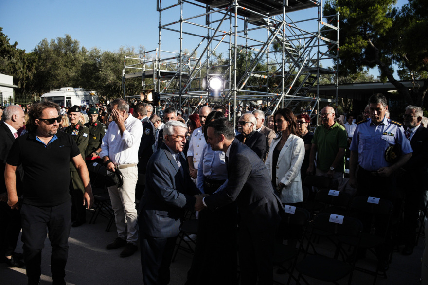 Η Αθήνα τιμά τον Απόστολο Παύλο - Βίντεο και φωτογραφίες από τον Εσπερινό στον λόφο του Αρείου Πάγου 