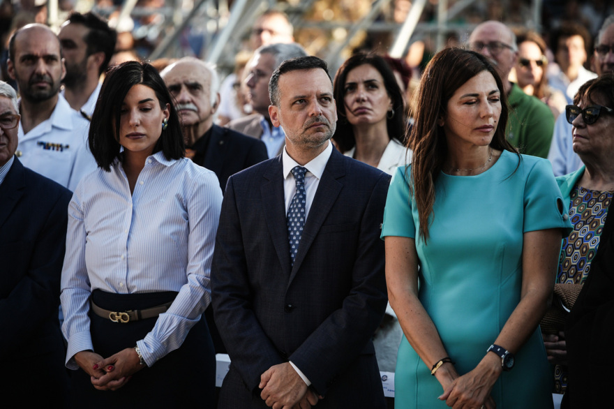 Η Αθήνα τιμά τον Απόστολο Παύλο - Βίντεο και φωτογραφίες από τον Εσπερινό στον λόφο του Αρείου Πάγου 