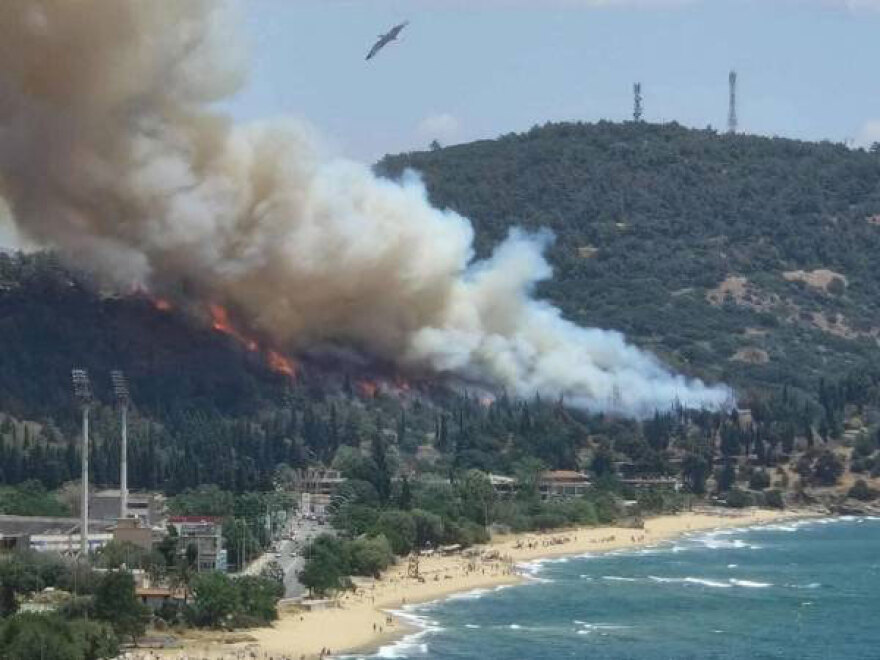 Φωτιά τώρα στην Καβάλα: Καίγεται δάσος στην ανατολική είσοδο της πόλης - Προειδοποιητικό μήνυμα του 112