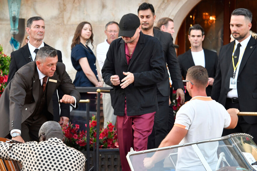 Τζεφ Μπέζος - Λόρεν Σάντσεζ: Το πιτζάμα πάρτι μετά τον γάμο τους στη Βενετία - Οι λαμπεροί καλεσμένοι 