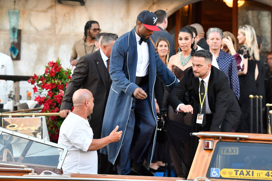 Τζεφ Μπέζος - Λόρεν Σάντσεζ: Το πιτζάμα πάρτι μετά τον γάμο τους στη Βενετία - Οι λαμπεροί καλεσμένοι 