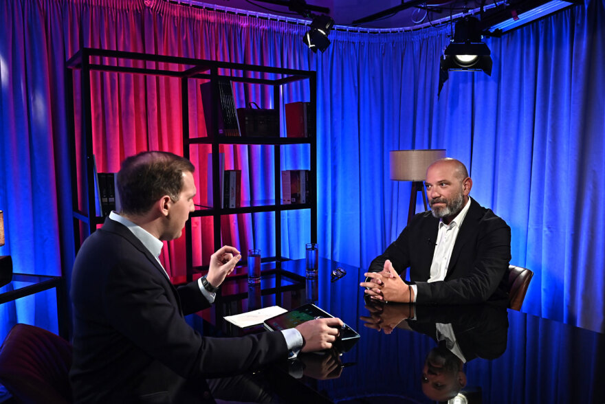 Γιώργος Λάγιος στο protothema: Τα ζευγάρια να συζητούν γιατί δεν κάνουν σεξ - Το πορνό υποκαθιστά αυτό που δεν βρίσκουμε