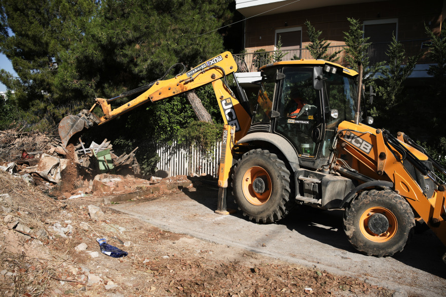 Δήμος Αθηναίων: Ξεκίνησε η κατεδάφιση 70 επικινδύνως ετοιμόρροπων κτηρίων σε 21 περιοχές