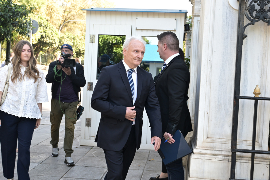 Ορκίζονται ο νέος υπουργός Μετανάστευσης, Θάνος Πλεύρης και τρεις υφυπουργοί - Δείτε live