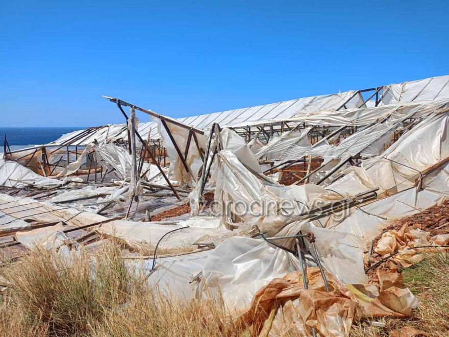 Τεράστιες καταστροφές στα θερμοκήπια από τους δυνατούς ανέμους στα Χανιά - Δείτε βίντεο και φωτογραφίες
