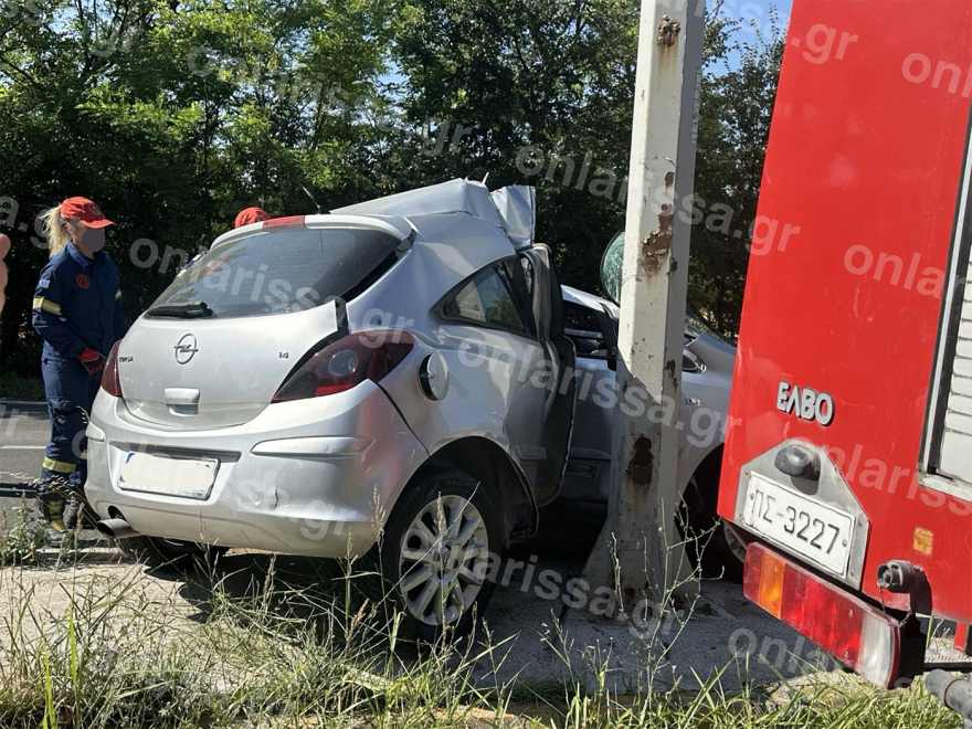 Τραγωδία στη Λάρισα: Νεκρή νεαρή γυναίκα σε τροχαίο, δείτε φωτογραφίες
