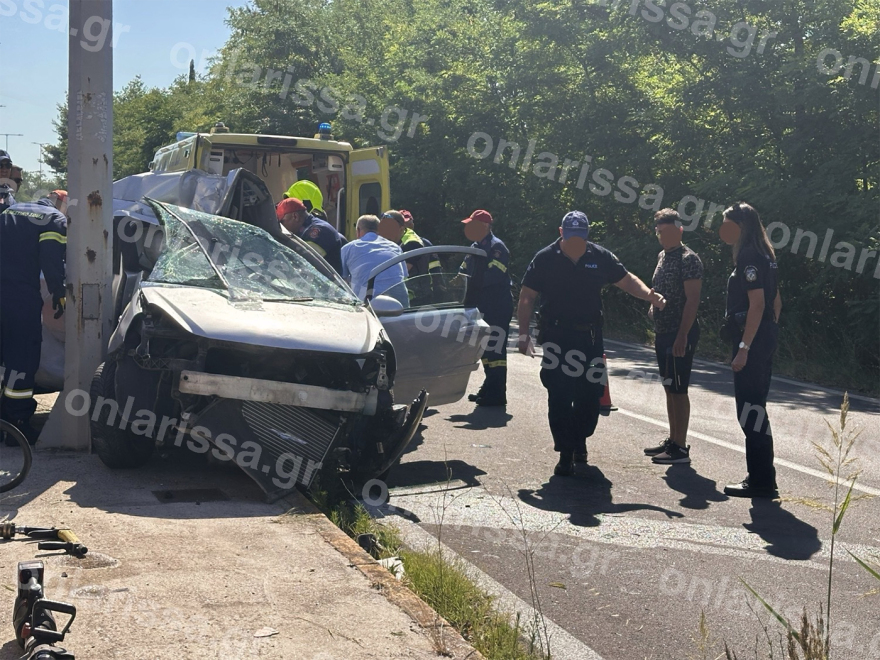 Τραγωδία στη Λάρισα: Νεκρή νεαρή γυναίκα σε τροχαίο, δείτε φωτογραφίες