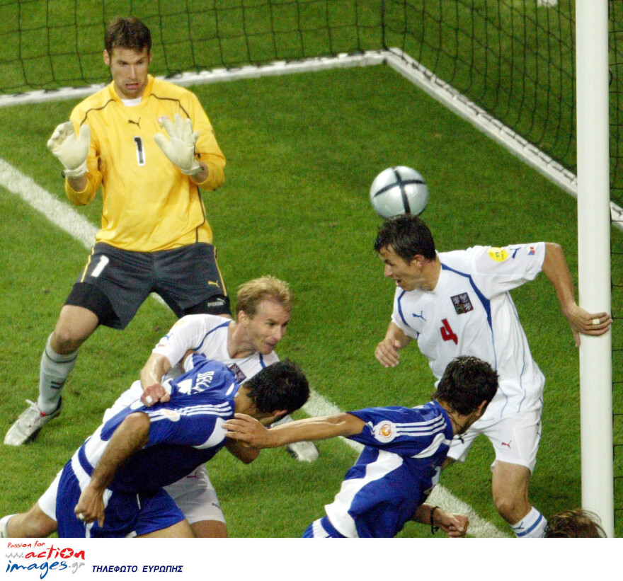 Η κεφαλιά του Δέλλα που έστειλε στον τελικό του Euro 2004 την Ελλάδα - Πώς ο «Κολοσσός» έβγαλε νοκ άουτ την Τσεχία - Βίντεο, φωτογραφίες 