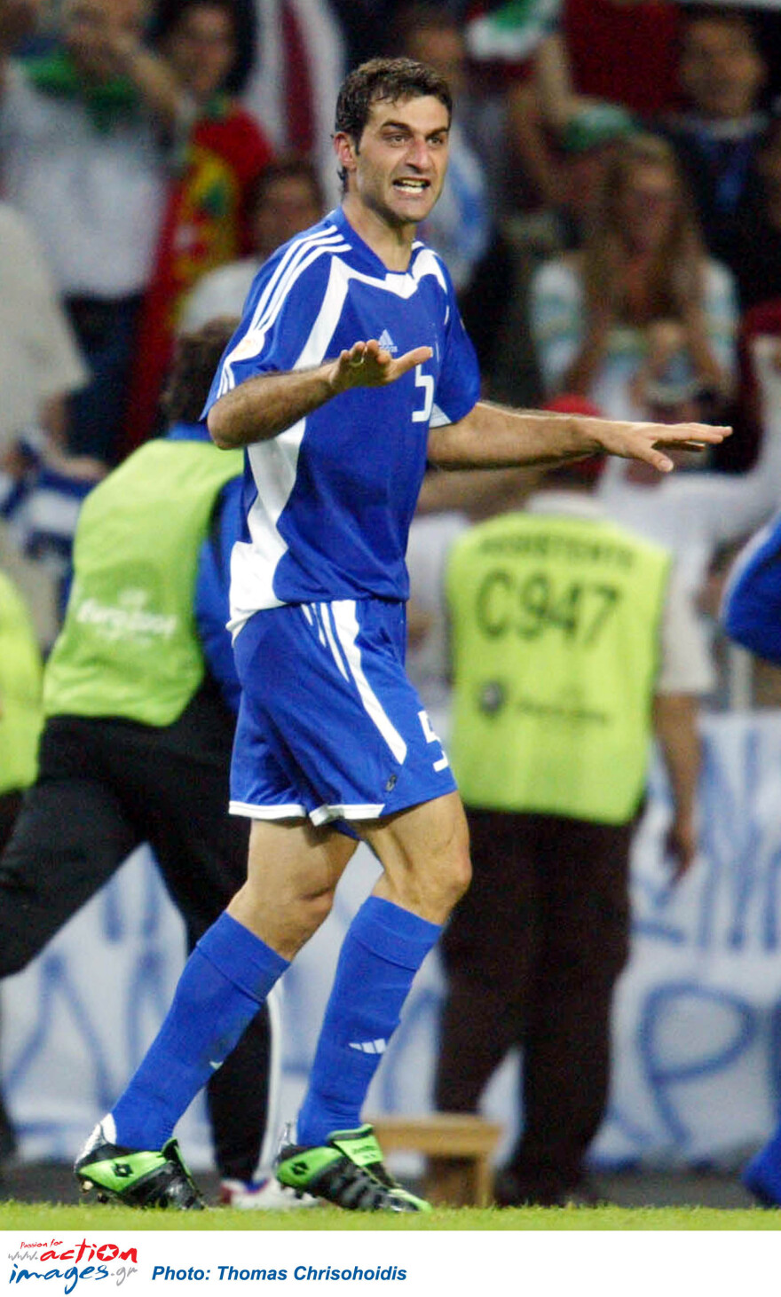 Η κεφαλιά του Δέλλα που έστειλε στον τελικό του Euro 2004 την Ελλάδα - Πώς ο «Κολοσσός» έβγαλε νοκ άουτ την Τσεχία - Βίντεο, φωτογραφίες 