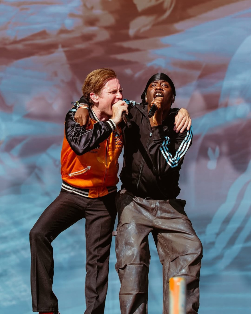 Οι Franz Ferdinand έπαιξαν μπουζούκι στο Glastonbury και ξεσήκωσαν το κοινό!