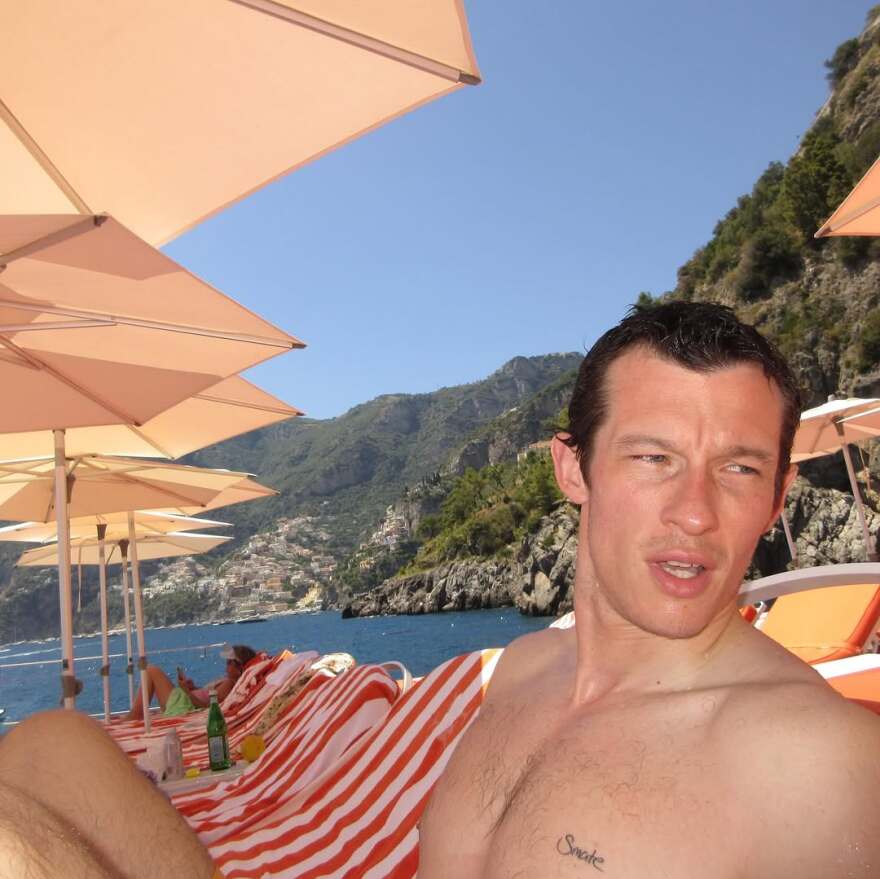 Η Ντούα Λίπα κάνει διακοπές στην Ιταλία με τον αρραβωνιαστικό της - Δείτε φωτογραφίες