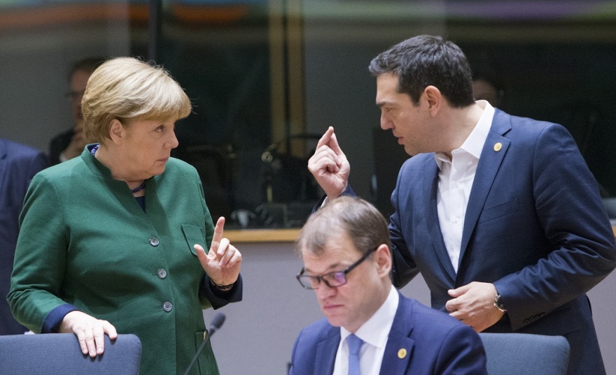 Πώς η Μέρκελ κράτησε την Ελλάδα στο ευρώ: Οι δραματικές στιγμές της διαπραγμάτευσης - Έβλεπα τον Τσίπρα κι έλεγα «ο Θεός να φυλάει»