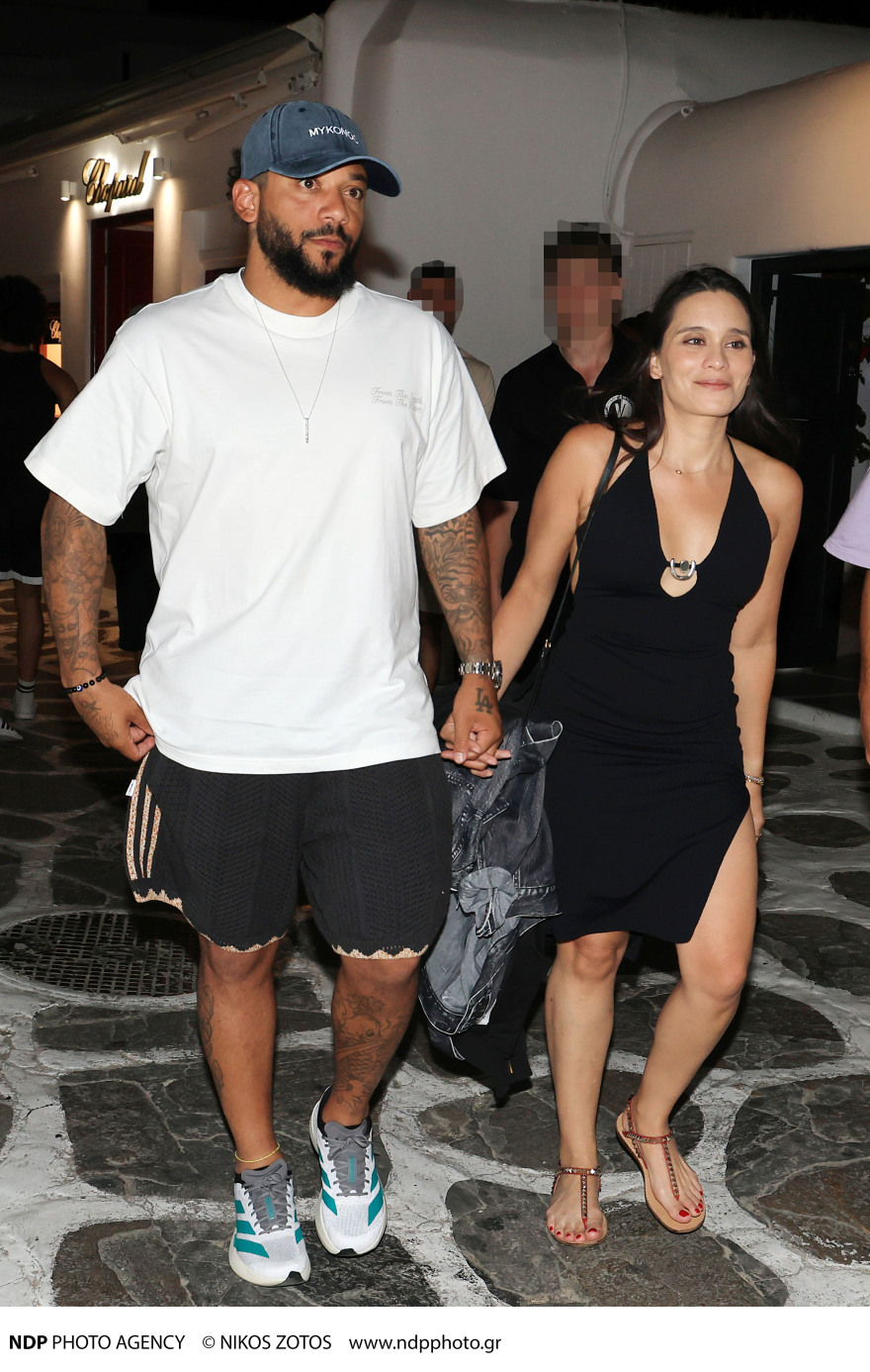 Ο Μαρσέλο και η Κλαρίς Άλβες απολαμβάνουν τις διακοπές τους στη Μύκονο - Δείτε φωτογραφίες