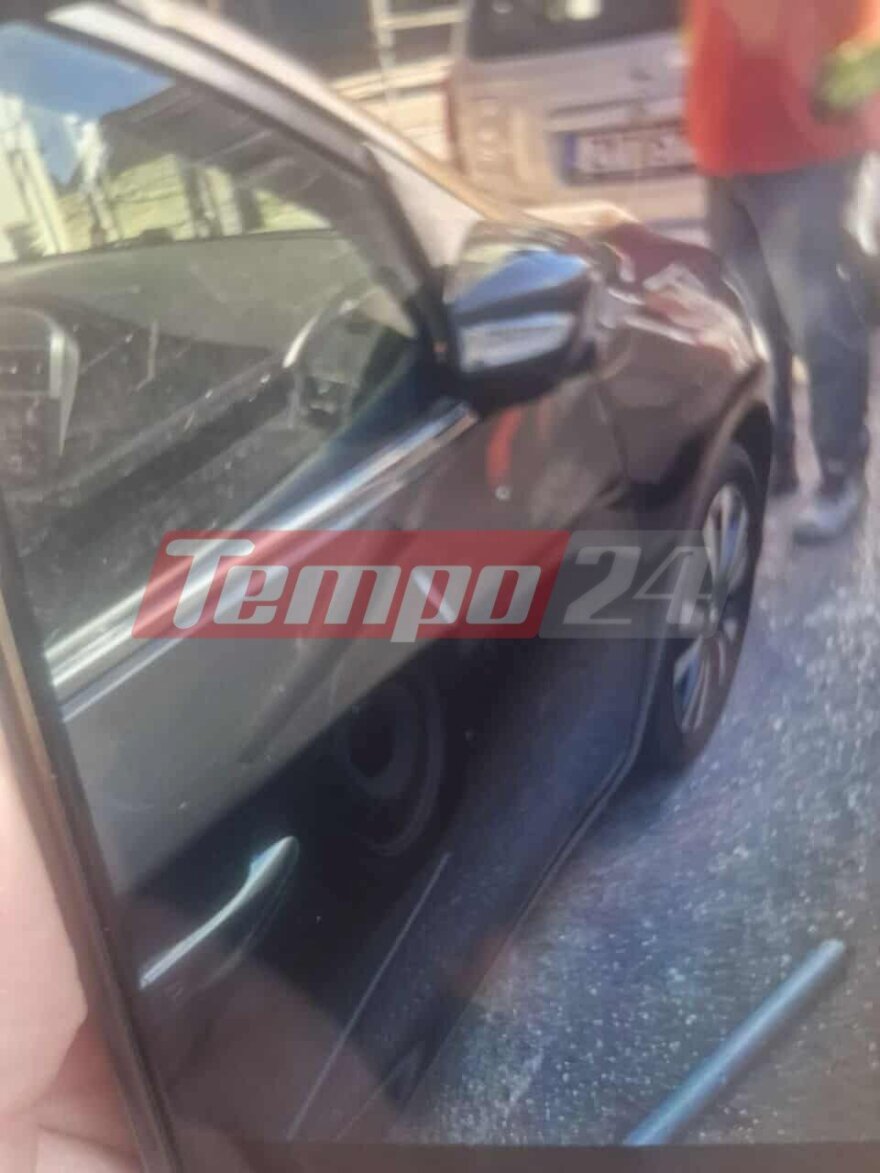 Πάτρα: Σωλήνας έφυγε από οικοδομή και έπεσε πάνω σε αυτοκίνητα - Στο ένα βρισκόταν μητέρα με τα παιδιά της