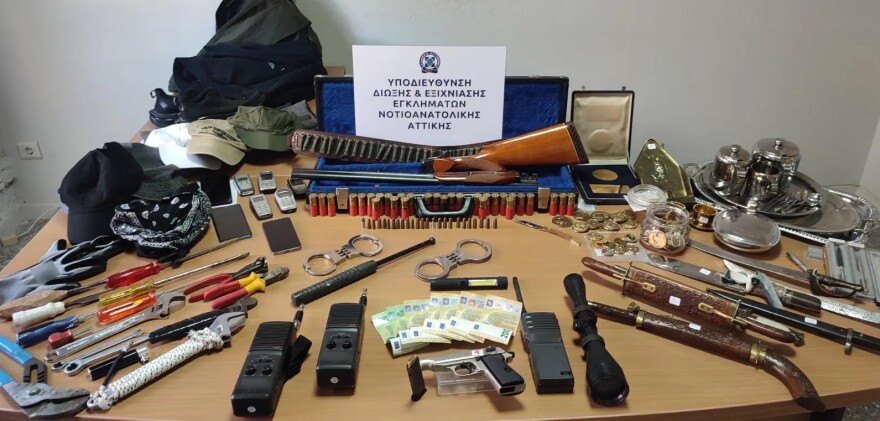 Συνελήφθησαν δύο αλλοδαποί για τη διάρρηξη με λεία €242.000 στη Γλυφάδα