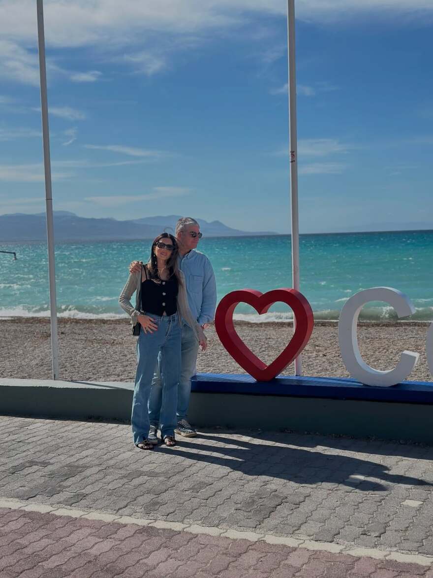 Ο Θέμης Σοφός γιόρτασε τα γενέθλιά του - «Χρόνια πολλά στο άλλο μου μισό», έγραψε η Σταματίνα Τσιμτσιλή