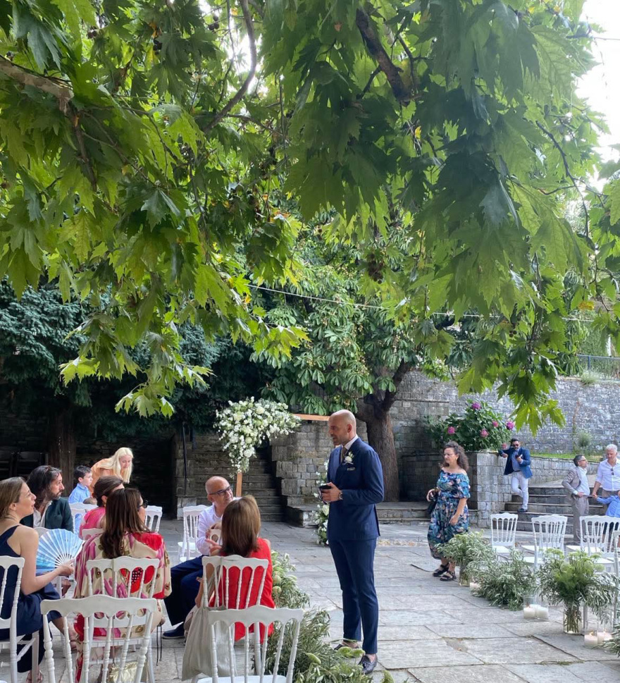 Ανάρπαστοι οι γάμοι στον πλάτανο της Τσαγκαράδας στο Πήλιο: Έχουν γίνει κρατήσεις μέχρι και το καλοκαίρι του 2026 - Με επέλαση πεταλούδων όσοι παντρευτούν φέτος
