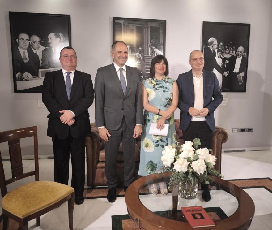 Ο ΥΠΕΞ εγκαινίασε το ανακαινισμένο κτίριο «Σεφέρη» του γενικού προξενείου στην Κορυτσά