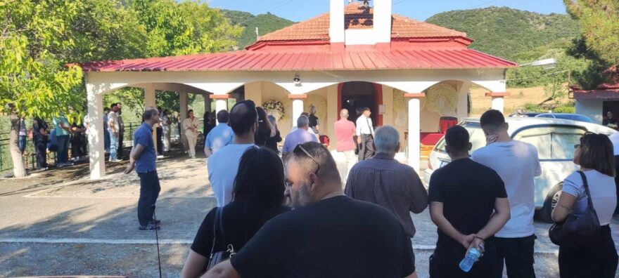 Με κουφέτα το τελευταίο αντίο στον Θανάση - Κηδεύτηκε στο Αγρίνιο ο 21χρονος
