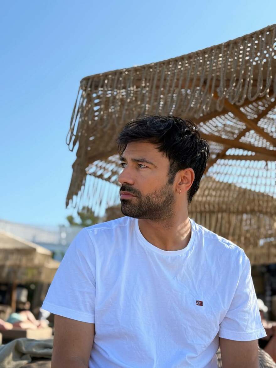 Σιμώνη Χριστοδούλου: Σε προχωρημένη εγκυμοσύνη στην παραλία - Κάνει διακοπές στη Ρόδο με τον Αντρέα Γεωργίου