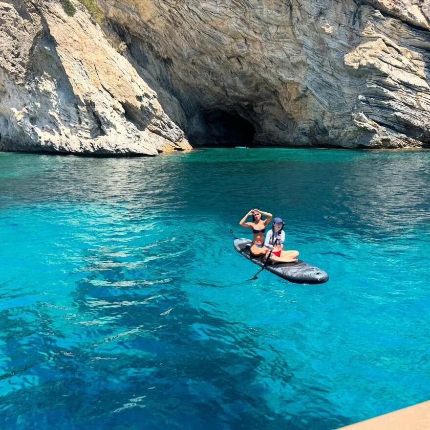 Η Ντούα Λίπα δημοσίευσε νέες φωτογραφίες από τις διακοπές της