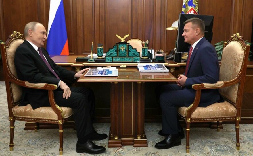 Ήταν σε δυσμένεια ο αυτόχειρας υπουργός του Πούτιν - Φήμες ότι είχε εμπλακεί σε σκάνδαλο διαφθοράς στο Κουρσκ