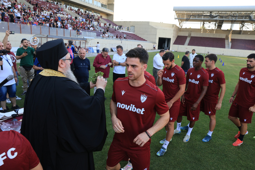 «Τρέλα» για την  ΑΕΛ - Περισσότεροι από 5000 οπαδοί της στην πρώτη της ομάδας της Λάρισας - Βίντεο, φωτογραφίες 