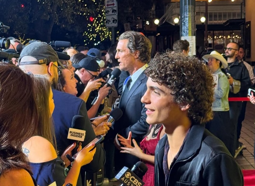 ΜακΚόναχι για τον γιο του: Το να σε βλέπω να χαράζεις τον δικό σου δρόμο ήταν ένα από τα μεγαλύτερα προνόμιά μου