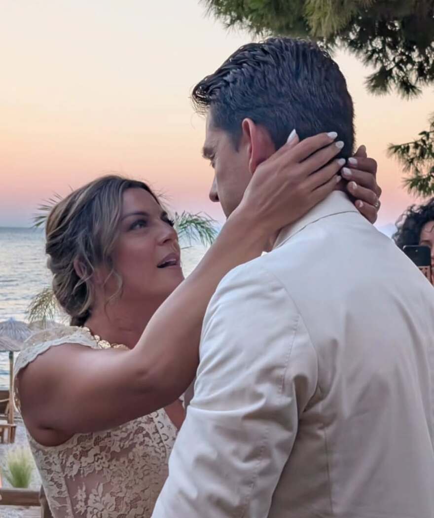 Χριστίνα Βραχάλη: Το μήνυμα για τον σύζυγό της μετά τον γάμο τους - «Ευλογημένη που σου κρατώ το χέρι»