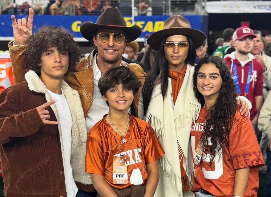 ΜακΚόναχι για τον γιο του: Το να σε βλέπω να χαράζεις τον δικό σου δρόμο ήταν ένα από τα μεγαλύτερα προνόμιά μου