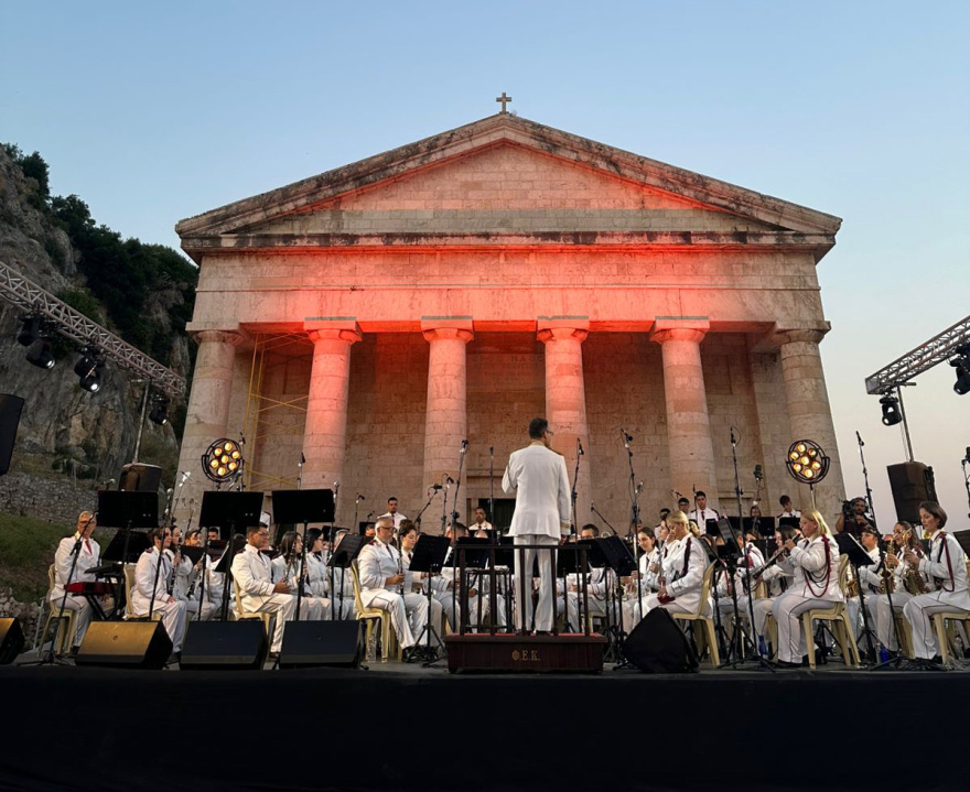 Gala Όπερας στο Παλαιό Φρούριο στην πόλη της Κέρκυρας με την Φιλαρμονική