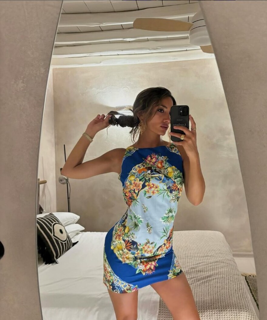 Ερωτευμένη με τα ελληνικά νησιά η διάσημη δημοσιογράφος της Euroleague, Ντενίζ Ακσού - Φωτογραφίες 