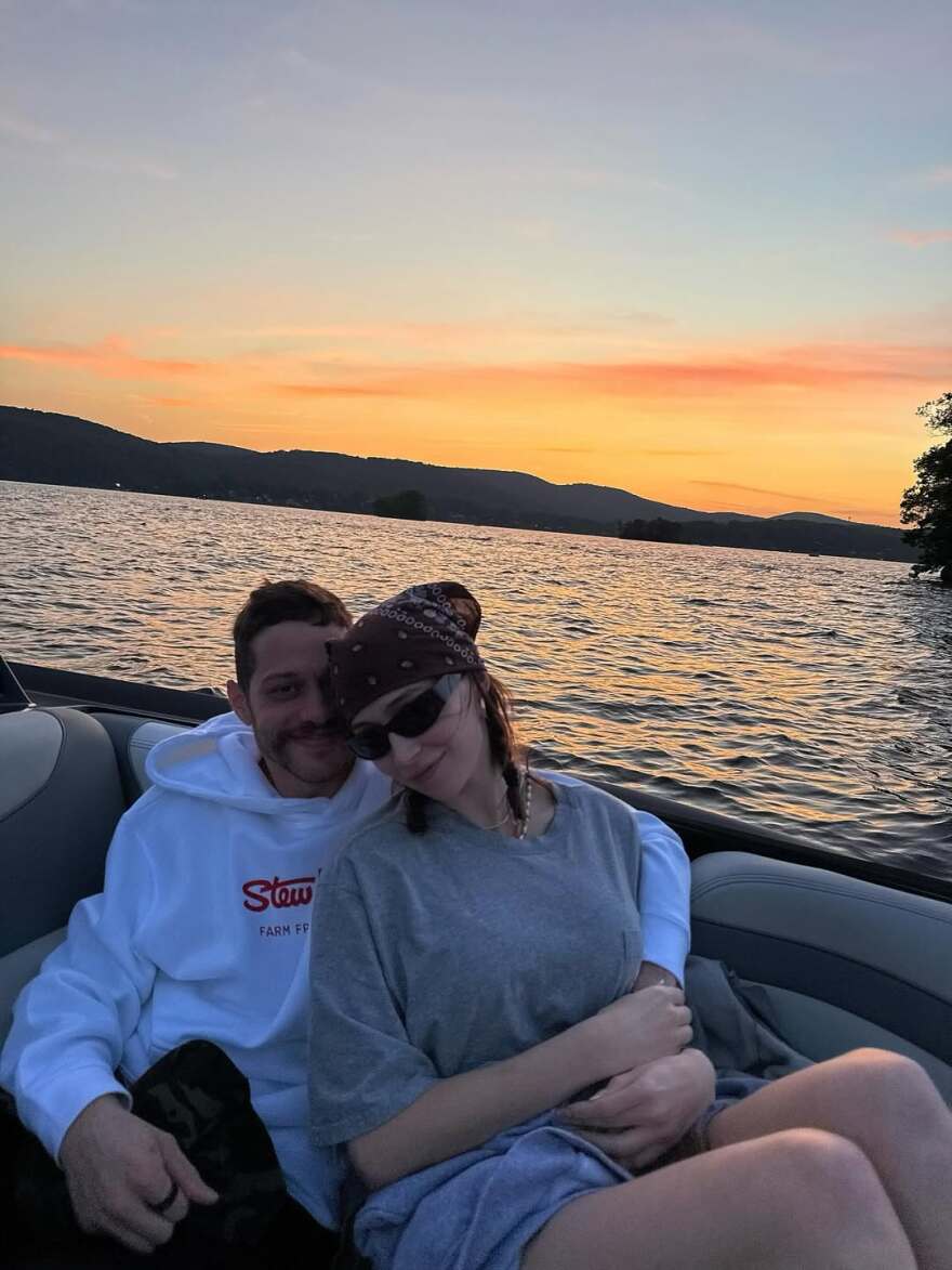 Πιτ Ντέιβιντσον: Τα πρώτα κοινά στιγμιότυπα με την Έλσι Χιούιτ