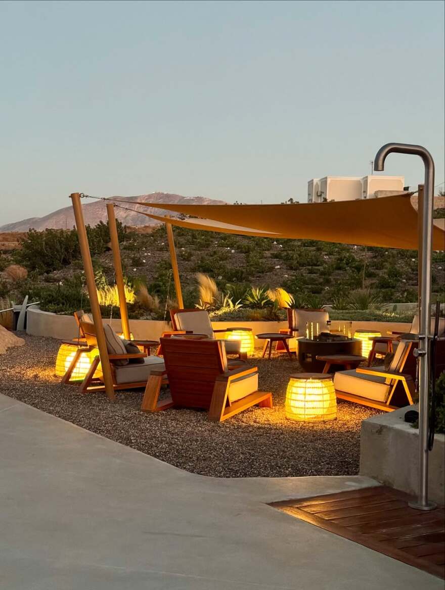 Βάσω Λασκαράκη - Λευτέρης Σουλτάτος: Το φωτογραφικό άλμπουμ των διακοπών τους από τη Σαντορίνη